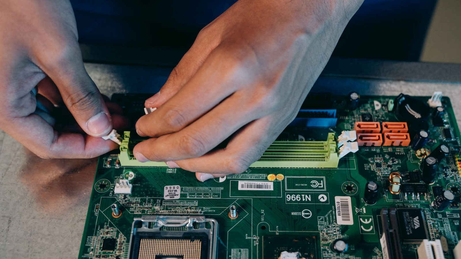 Choosing the Right Computer Repair Service: What to Look For